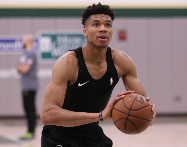 比萨则要警 比萨则要警